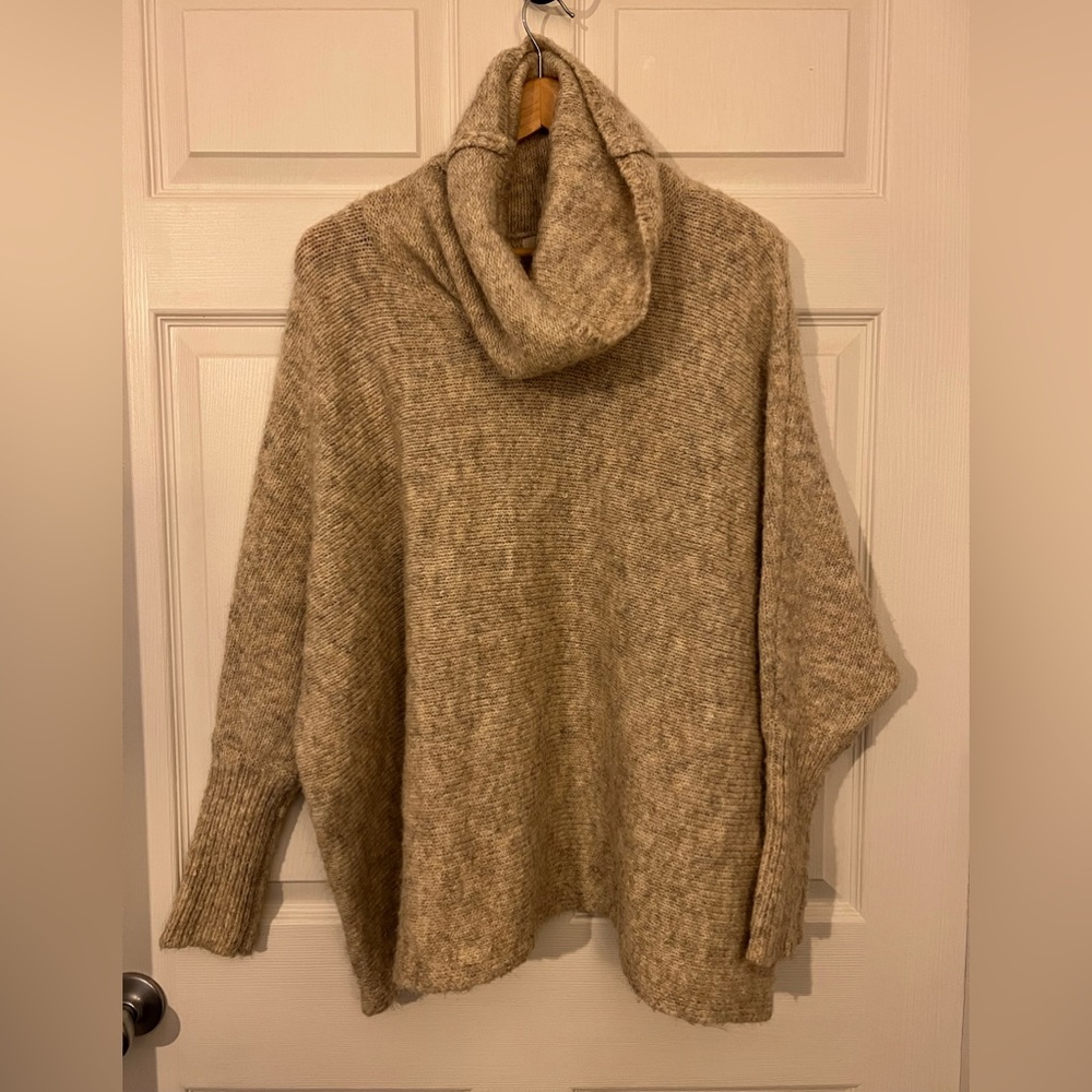 Jessica Simpson sweater, size L
